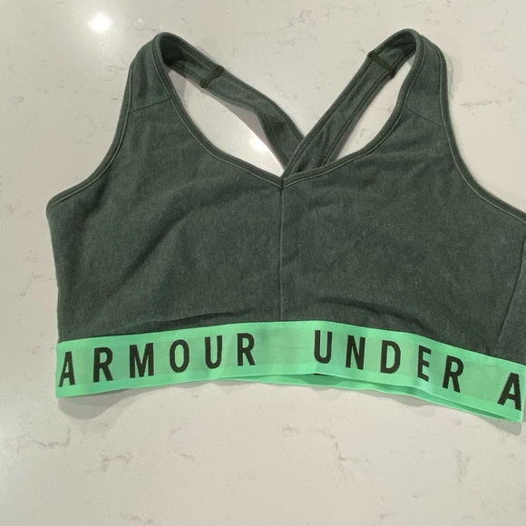 Under Armour Women's Sports Bra. size Large - Picture 4 of 6